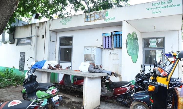 ಬಾಗಿಲು ಮುಚ್ಚಿದ ಇಂದಿರಾ ಕ್ಯಾಂಟೀನ್‌!