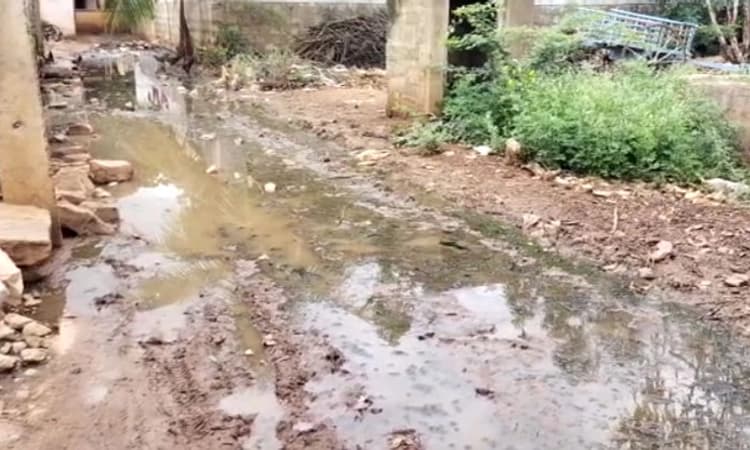 ಚಿಮ್ಮನಕಟ್ಟಿ: ನಲ್ಲಿ ನೀರಲ್ಲಿ ಕಲುಷಿತ ನೀರು ; 20ಕ್ಕೂ ಹೆಚ್ಚು ಜನ ಆಸ್ಪತ್ರೆಗೆ