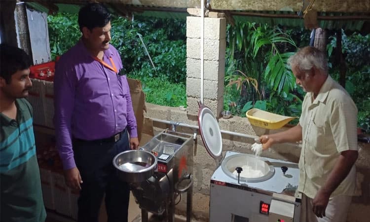 ಕೋಡಶಿಂಗೆಯಲ್ಲಿ ಸೋಲಾರ್ ಗಾಣ, ಗಿರಣಿ; ಎರಡು ತಿಂಗಳಿಂದ ಪ್ರಾಯೋಗಿಕ ಆರಂಭ