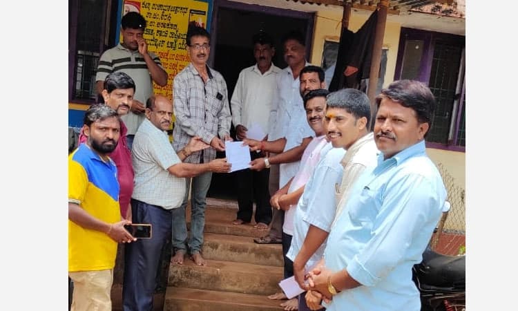 ಶಿರಸಿ: ಬಸ್ ಸೌಲಭ್ಯ ಒದಗಿಸುವಂತೆ ಗ್ರಾ.ಪಂ.ಗೆ ಪೋಷಕರ ಮನವಿ