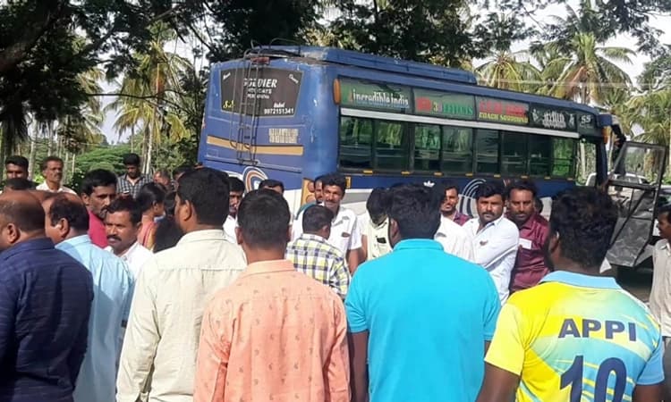 ಚುನಾವಣೆ : ಆಣೆ ಪ್ರಮಾಣಕ್ಕಾಗಿ ಗೆಲುವಿನ ಸಂಭ್ರಮ ಮರೆತು ಬಸ್ ಹತ್ತಿದ ಗ್ರಾ.ಪಂ. ಸದಸ್ಯರು