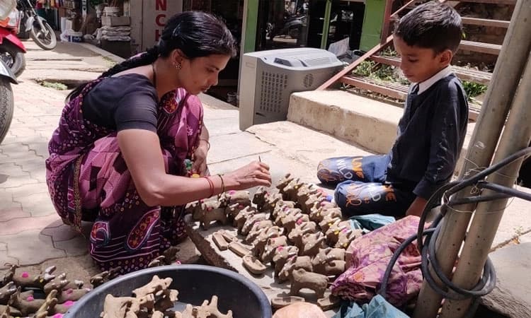 ಮಣ್ಣೆತ್ತಿನ ಅಮಾವಾಸ್ಯೆ ಹಬ್ಬದಾಚರಣೆಗೆ ಸಿದ್ದತೆ
