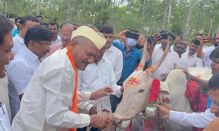 ಸರಕಾರಿ ಗೋಶಾಲೆಗಳನ್ನು ಸ್ವಾವಲಂಬಿಯನ್ನಾಗಿಸಿ ಆತ್ಮ ನಿರ್ಭರ : ಪ್ರಭು ಚವ್ಹಾಣ್