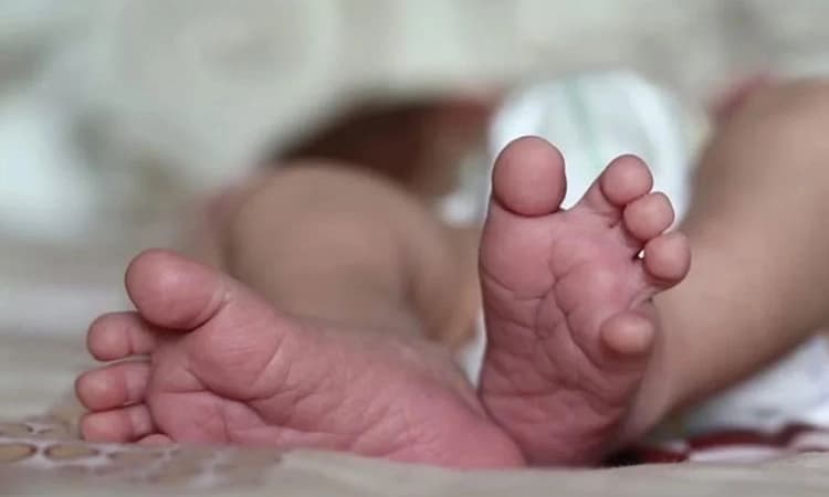 ಮಧುಗಿರಿ: ಚರಂಡಿ ಬಳಿ ನವಜಾತ ಶಿಶು ಪತ್ತೆ