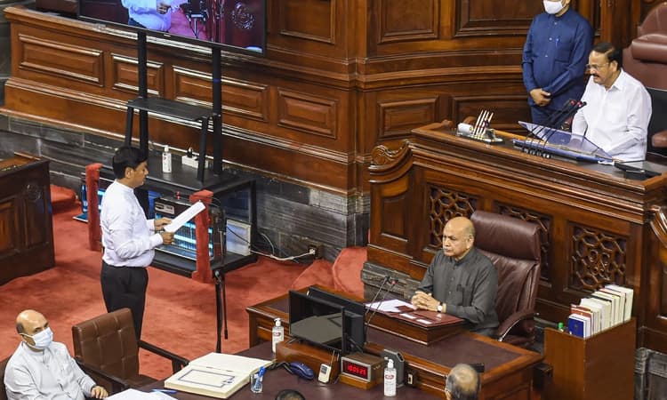 ರಾಜ್ಯಸಭಾ ಸದಸ್ಯರಾಗಿ ಐವರು ನೂತನ ಸಂಸದರು ಪ್ರಮಾಣವಚನ ಸ್ವೀಕಾರ