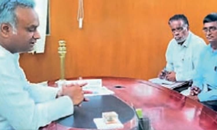 ಗ್ರಾಮಗಳಿಗೆ ಬಸ್‌ ಸೌಲಭ್ಯ ಕಲ್ಪಿಸಿ: ಪ್ರಿಯಾಂಕ್‌