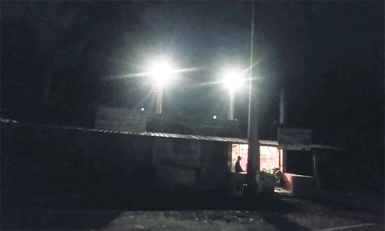 ಅಂತೂ ಹೊಸಂಗಡಿ ಪೇಟೆಗೆ ಬಂತು ಬೆಳಕು: ಗ್ರಾ.ಪಂ.ನಿಂದ ಹೊಸ ವಿದ್ಯುತ್‌ ದೀಪ ಅಳವಡಿಕೆ