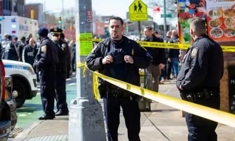 ಅಮೆರಿಕದಲ್ಲಿ ಮತ್ತೆ ಶೂಟೌಟ್ ಘಟನೆ: ಪೊಲೀಸ್ ಅಧಿಕಾರಿ ಸೇರಿ ಹಲವರು ಸಾವು