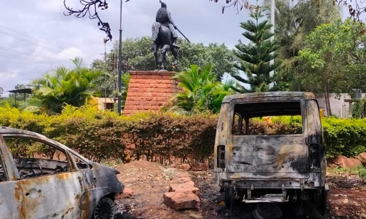 ಗಲಭೆಯ ಬಳಿಕ ಬೂದಿ ಮುಚ್ಚಿದ ಕೆಂಡದಂತಿರುವ ಗೌಂಡವಾಡ: ಬಂಧನ ಭೀತಿಯಿಂದ ಊರು ತೊರೆದ ಹಲವರು