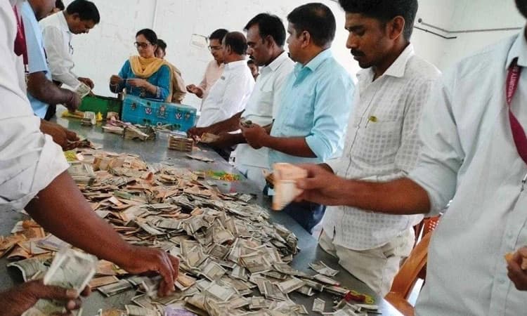 ಮಲೆ ಮಾದಪ್ಪನ ಹುಂಡಿಯಲ್ಲಿ 2.03 ಕೋಟಿ ರೂ. ಸಂಗ್ರಹ