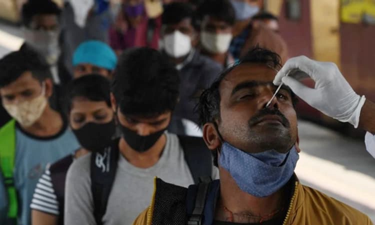 ಕೋವಿಡ್ ಪಾಸಿಟಿವ್ ದರ ಶೇ.2.56 ಕ್ಕೆ‌ ಏರಿಕೆ : ಪರಿಷ್ಕೃತ ಮಾರ್ಗಸೂಚಿ ಬಿಡುಗಡೆ