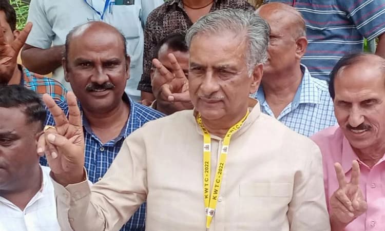 ದಾಖಲೆಯ ಎಂಟನೇ ಬಾರಿಗೆ ಮೇಲ್ಮನೆ ಪ್ರವೇಶಿಸಿದ ಬಸವರಾಜ ಹೊರಟ್ಟಿ