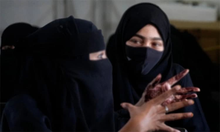 ಮಂಗಳೂರು ವಿ.ವಿ. : ಹಿಜಾಬ್‌ ವಿವಾದ, ಇಬ್ಬರಿಂದ ಉತ್ತರ