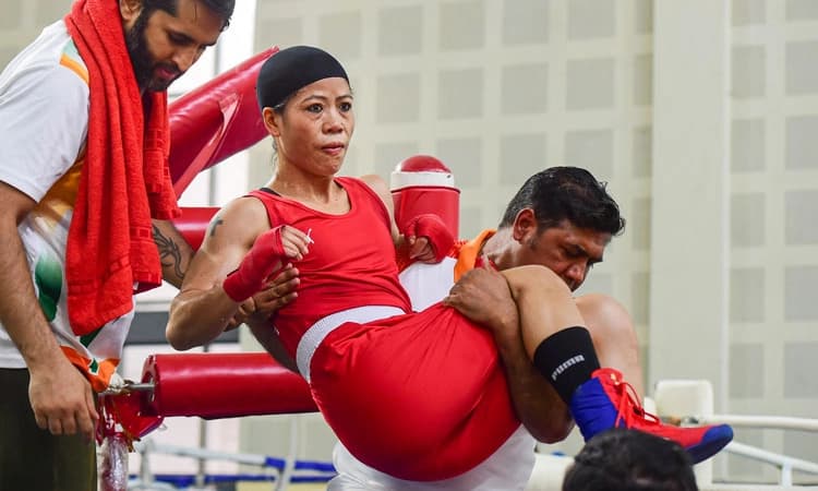 ಭಾರತದ ಚಾಂಪಿಯನ್‌ ಬಾಕ್ಸರ್‌ ಮೇರಿ ಕೋಮ್‌ ಕಾಮನ್ವೆಲ್ತ್‌ ಗೇಮ್ಸ್‌ನಿಂದ ಔಟ್‌