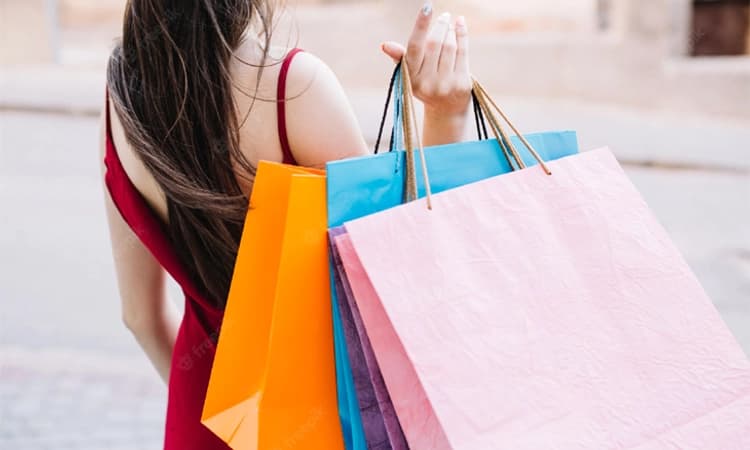 ಉಚಿತ &#8220;ಕೈ&#8221; ಚೀಲ ನೀಡಲು ನಿರಾಕರಿಸಿದ್ದಕ್ಕೆ 15 ಸಾವಿರ ರೂಪಾಯಿ ದಂಡ!