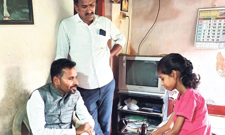 ಎಸೆಸೆಲ್ಸಿ ಸಾಧಕಿ ಶ್ರಾವ್ಯಾ ಚಿಕಿತ್ಸೆಗೆ ನೆರವಿನ ಭರವಸೆ