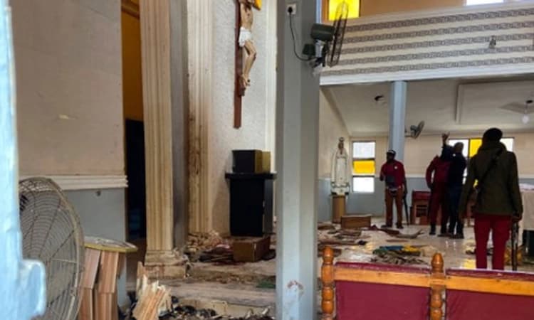 ನೈಜೀರಿಯಾದ ಚರ್ಚ್‌ನಲ್ಲಿ ಭೀಕರ ಗುಂಡಿನ ದಾಳಿ : ಕನಿಷ್ಠ 50 ಜನರ ಸಾವು