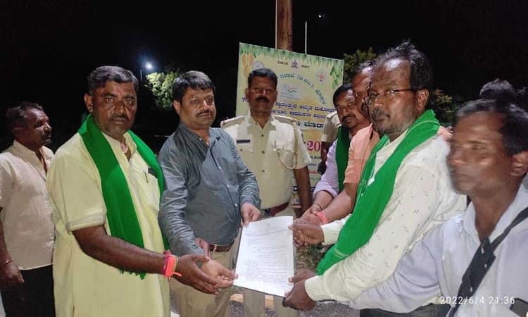 ರೈತ ಸಂಘದ ಹೋರಾಟಕ್ಕೆ ಜಿಲ್ಲಾಡಳಿತ ಸ್ಪಂದನೆ