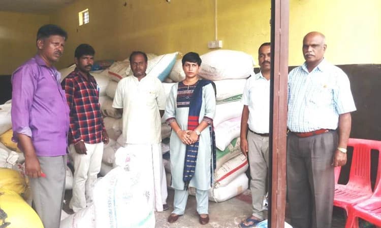 ದೊಡ್ಡಮೇಟಿ ಕುರ್ಕೆಯಲ್ಲಿ ಪಡಿತರ ಅಕ್ಕಿ ದಾಸ್ತಾನು