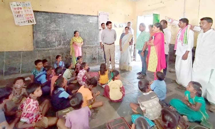 ಪ್ರಾಥಮಿಕ ಆರೋಗ್ಯ ಕೇಂದ್ರ ಮೇಲ್ದರ್ಜೆಗೇರಿಸಲು ಆಗ್ರಹ