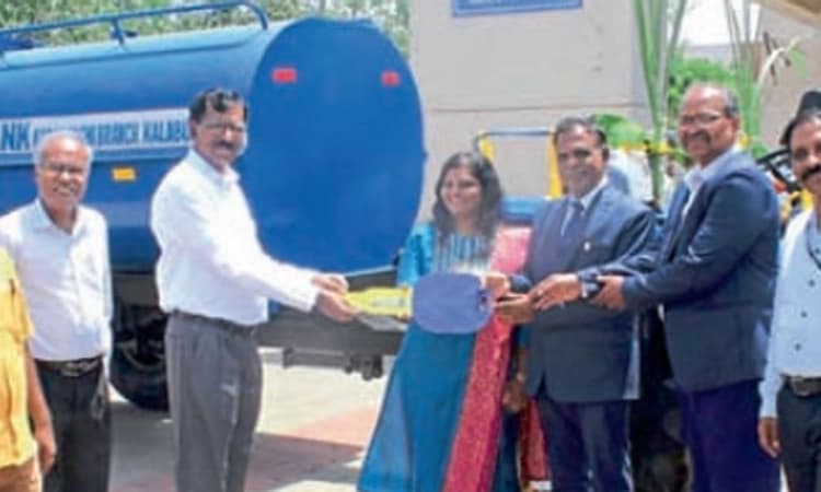 ಸಿಯುಕೆಗೆ ಕೆನರಾ ಬ್ಯಾಂಕಿಂದ ಟ್ರ್ಯಾಕ್ಟರ್‌ ಟ್ಯಾಂಕರ್‌ ಕೊಡುಗೆ