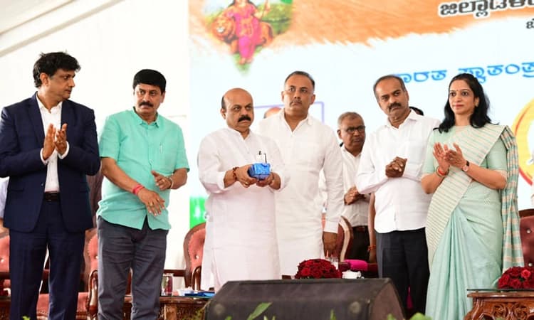 ತೆರೆಮರೆಯ ಸ್ವಾತಂತ್ರ್ಯ ಹೋರಾಟಗಾರರ ಕೃತಿ ಪ್ರಕಟ: ಸಿಎಂ