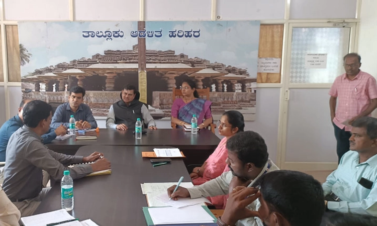 ವಸ್ತು ನಿಷ್ಠವಾಗಿ ಬೆಳೆ ಹಾನಿ ಸಮೀಕ್ಷೆ: ಬೀಳಗಿ