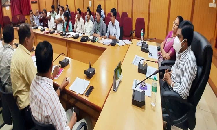 ಪರಿಶಿಷ್ಟರಿಗೆ ಶೀಘ್ರ ಸೌಲಭ್ಯ ಕಲ್ಪಿಸಲು ಶ್ರಮಿಸಿ