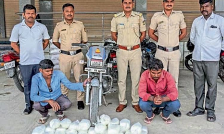 ಕಲಬೆರಕೆ ಸೇಂದಿ ಸಾಗಾಟ: ಇಬ್ಬರ ಬಂಧನ