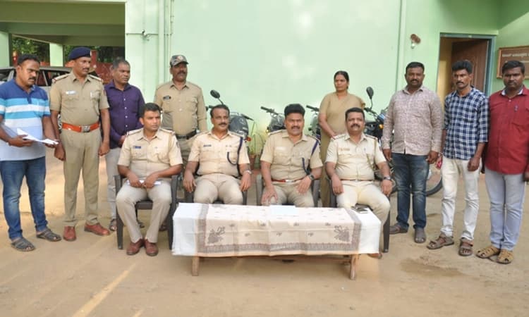 ಕೊಳ್ಳೇಗಾಲ : ಬೈಕ್ ಕದ್ದು ಜೂಜಾಡುತ್ತಿದ್ದ ವ್ಯಕ್ತಿಯ ಬಂಧನ