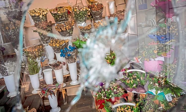 ಗೆಲುವೆಂಬ ಮರೀಚಿಕೆಯ ಬೆನ್ನು ಹತ್ತಿ….