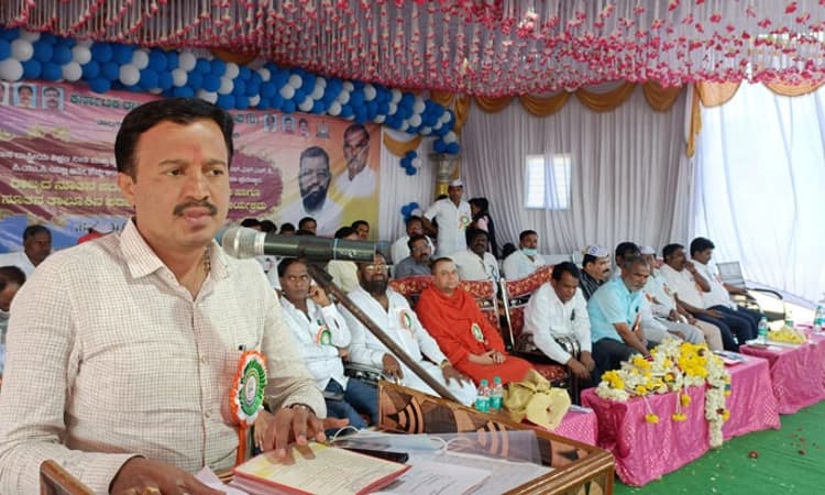ನೌಕರರ ಶ್ರೇಯೋಭಿವೃದ್ಧಿಗೆ ಹೋರಾಟಕ್ಕೆ ಸಿದ್ದ
