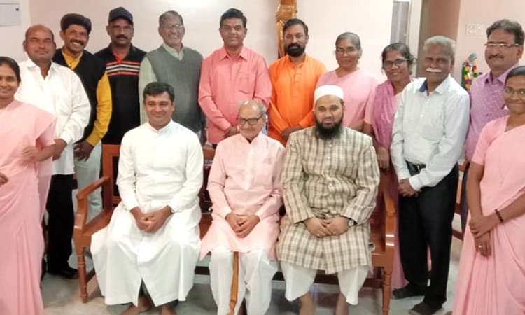 ಕ್ರಿಸ್ಮಸ್‌-ಅನ್ನಮ್ಮ ಚರ್ಚ್‌ನಲ್ಲಿ ಸರ್ವಧರ್ಮ ಸಭೆ