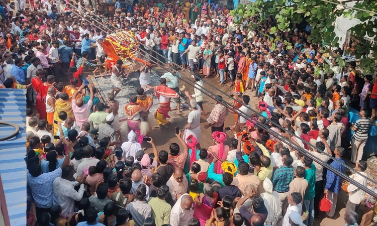 ಬನಹಟ್ಟಿ: ಸಂಭ್ರಮದ ವೀರಭದ್ರೇಶ್ವರ ಕಾರ್ತಿಕೋತ್ಸವ