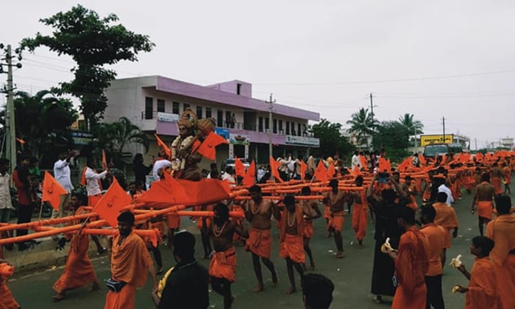ಗೋಮಾತೆ ಪೂಜಿಸಿ ಸಂಸ್ಕೃತಿ ಉಳಿಸಿ: ಮನಗೂಳಿ ಶ್ರೀ