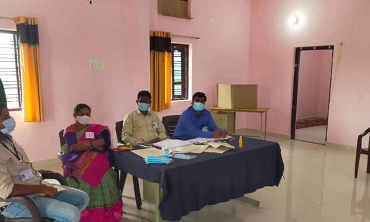 ಮತಗಟ್ಟೆಗಳತ್ತ ಮುಖ ಮಾಡದ ಮತದಾರರು