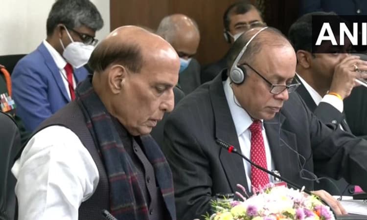 ಲಕ್ನೋದಲ್ಲಿ AK-203 ರೈಫಲ್ಸ್ ಉತ್ಪಾದನೆ:ಭಾರತ-ರಷ್ಯಾ 5 ಸಾವಿರ ಕೋಟಿ ರೂ. ಒಪ್ಪಂದಕ್ಕೆ ಸಹಿ