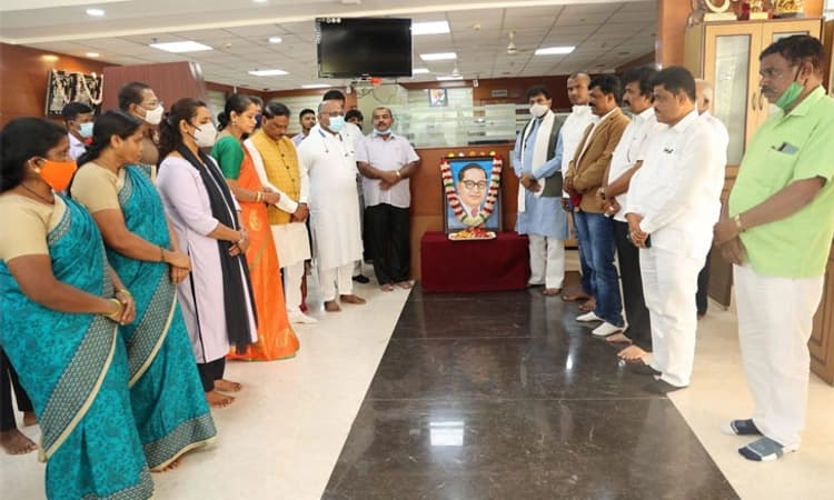 ಸಂವಿಧಾನ ದಿನಾಚರಣೆ ‌ಘೋಷಣೆ ಮಾಡಿದ್ದು ಮೋದಿ : ಛಲವಾದಿ ನಾರಾಯಣಸ್ವಾಮಿ