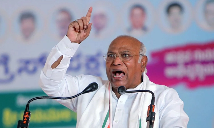 Mallikarjun Kharge: ಮಟನ್‌-ಚಿಕನ್‌ ಬಿಡಿ, ಅಭಿವೃದ್ಧಿ ಬಗ್ಗೆ ಮಾತಾಡಿ: ಮೋದಿಗೆ ಖರ್ಗೆ