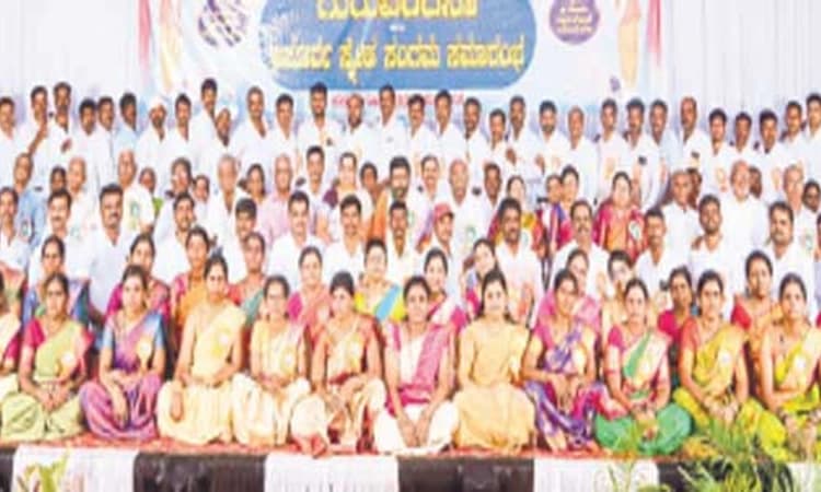 ಶಿಕ್ಷಕ ವೃತ್ತಿ ಅತ್ಯಂತ ಪವಿತ್ರ: ಚಕ್ರವರ್ತಿ ಸ್ವಾಮೀಜಿ