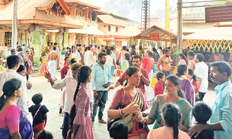 ವಾರಾಂತ್ಯ, ಸರಣಿ ರಜೆ: ಧಾರ್ಮಿಕ ಕ್ಷೇತ್ರ,ಪ್ರವಾಸಿ ತಾಣಗಳಲ್ಲಿ ಜನಜಂಗುಳಿ