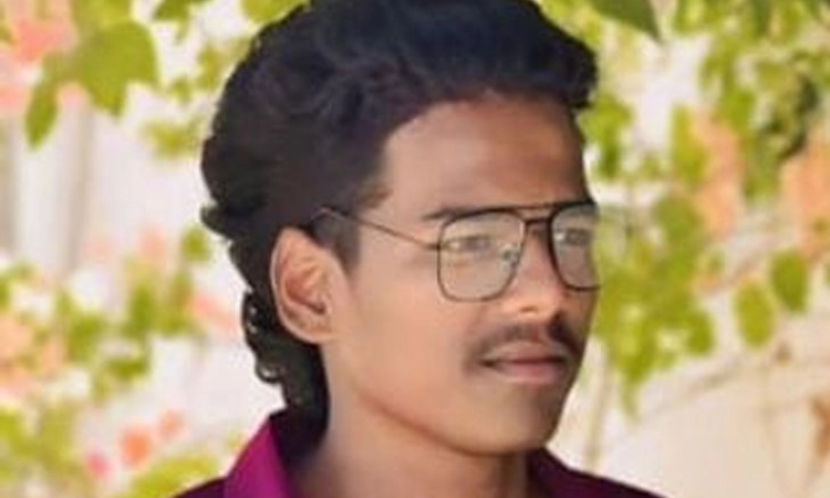 Gundlupete; ಓವರ್ ಟೇಕ್ ಭರದಲ್ಲಿ ಅಪಘಾತ: ಬೈಕ್ ಸವಾರ ಮೃತ್ಯು