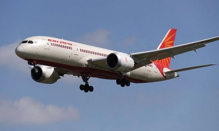 Dubai-Mangaluru ವಿಮಾನ ಪ್ರಯಾಣಿಕನ ದುರ್ವರ್ತನೆ; ವಿಮಾನದಿಂದ ಹಾರುವುದಾಗಿ ಬೆದರಿಕೆ!