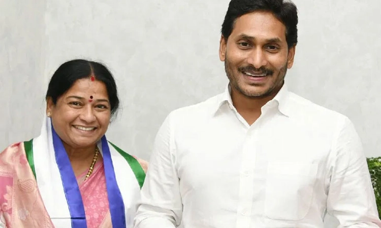 YSR Congress ಅಭ್ಯರ್ಥಿ ಜೆ.ಶಾಂತಾ ಮಾತು; ಆಂಧ್ರದಲ್ಲಿ ಜಗನ್‌ ಗಾಡ್‌ಫಾದರ್‌