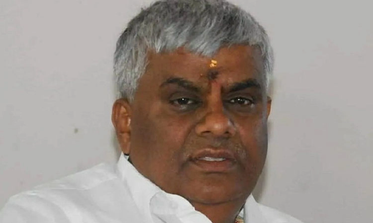 3 ದಿನ ರೇವಣ್ಣ ಭೇಟಿಗಿಲ್ಲ ಅವಕಾಶ; ಮಾಜಿ ಸಚಿವರಿಗೆ ಈಗ ಬೆನ್ನು ನೋವು