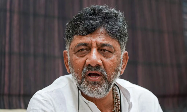 D.K. Shivakumar ಲೋಕದ ಡೊಂಕು ನೀವೇಕೆ ತಿದ್ದುವಿರಿ, ನಿಮ್ಮ ಮನೆಯನ್ನು ಸರಿ ಮಾಡಿಕೊಳ್ಳಿ