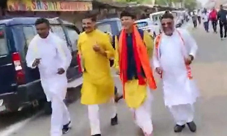 Nomination: ಕೊನೆಯ ಕ್ಷಣದಲ್ಲಿ ಓಡೋಡಿ ಬಂದು ನಾಮಪತ್ರ ಸಲ್ಲಿಸಿದ ಬಿಜೆಪಿ ಅಭ್ಯರ್ಥಿ…