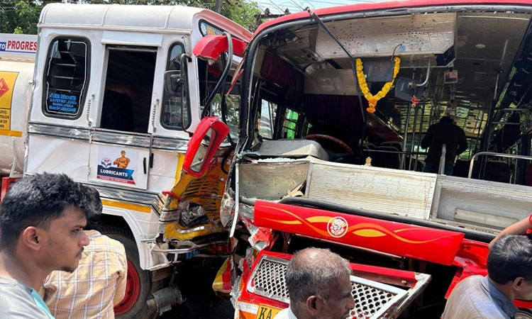ಬೆಳ್ತಂಗಡಿಯಲ್ಲಿ ಬಸ್‌-ಟ್ಯಾಂಕರ್‌ ಅಪಘಾತ: ತಪ್ಪಿದ ಭಾರೀ ಅನಾಹುತ, 20 ಮಂದಿಗೆ ಗಾಯ