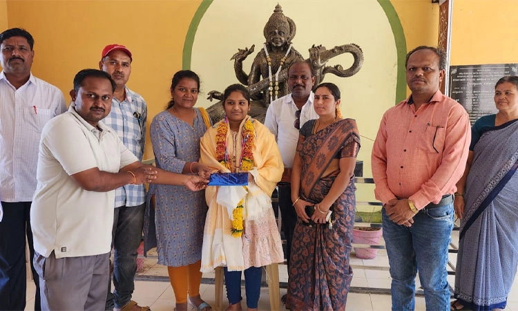SSLC Result: ರಾಜ್ಯಕ್ಕೆ 3, ಜಿಲ್ಲೆಗೆ ಮೊದಲ ಸ್ಥಾನ ಪಡೆದ ಪವಿತ್ರಾ