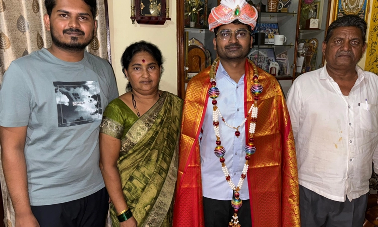 IFS ಪರೀಕ್ಷೆಯಲ್ಲಿ ದೇಶಕ್ಕೆ 42 ನೇ ರ‍್ಯಾಂಕ್ ಪಡೆದ ಅಕ್ಕಿಮರಡಿಯ ಪಾಂಡುರಂಗ ಸದಾಶಿವ ಕಂಬಳಿ